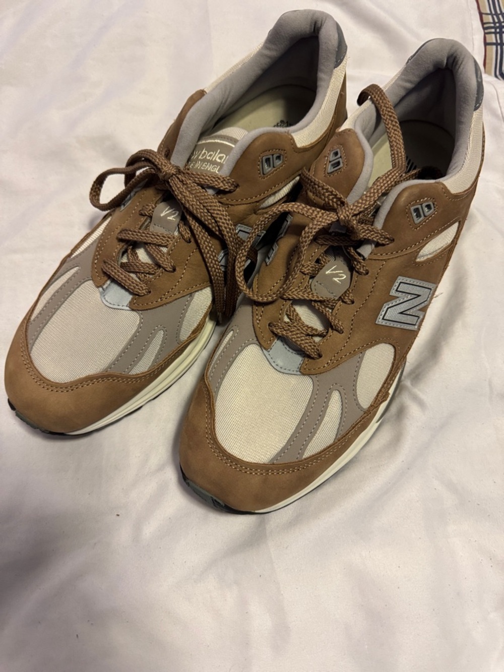 Men’s 12 New Balance made in England tan and cream 991 v2  sneakers NWOT